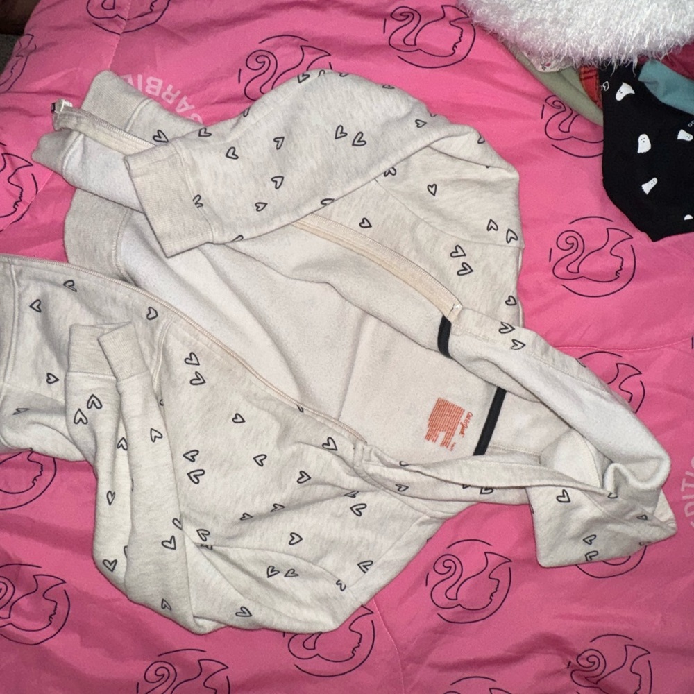 Cat & Jack Cream Heart Print Sweater